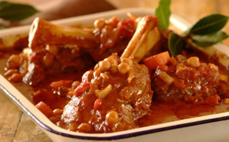 Duszona jagnięcina w kuchniach świata