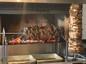 Gdzie w Krakowie znaleźć najlepszą jagnięcinę? Oto nasze topowe miejsca!