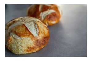 Pyszne bułki bezglutenowe – łatwy przepis na domowe wypieki bez trudu