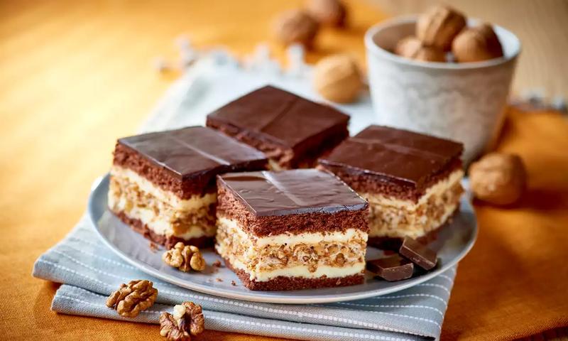 Odkryj proste i smaczne ciasta bezglutenowe – przepisy idealne dla każdego kucharza