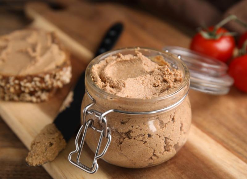 Przechowywanie pasztetu w słoikach