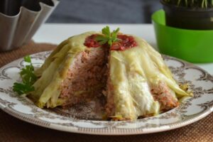 Jak bez trwogi wyjąć babkę z foremki? Sprawdź nasze proste i skuteczne sposoby!