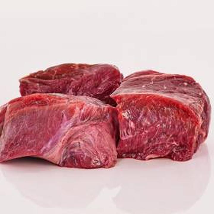 Jak bezpiecznie gotować wołowinę dla psa i uniknąć groźnych błędów w żywieniu?