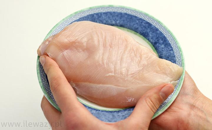 Odkryj, ile kalorii ma pierś z kurczaka i jakie wartości odżywcze skrywa