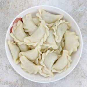 Pyszne pierogi bezglutenowe – odkryj przepis na idealne ciasto i aromatyczny farsz