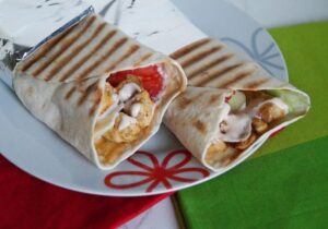 Ile kalorii skrywa kebab w tortilli? Odkryj zaskakujące liczby!