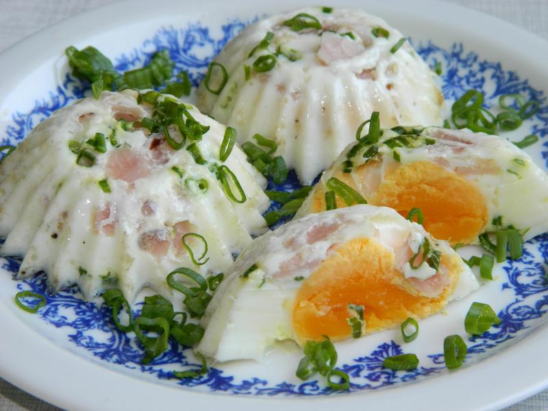 Gotowanie jajek w silikonowych foremkach