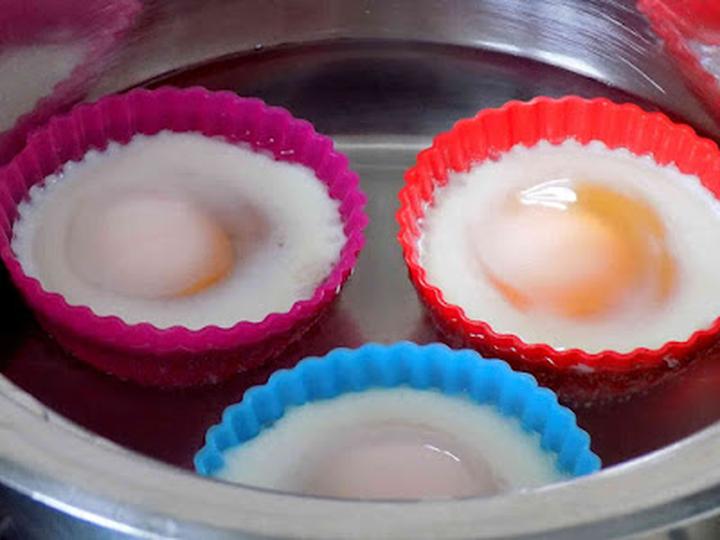 Przewodnik krok po kroku jajka w foremkach